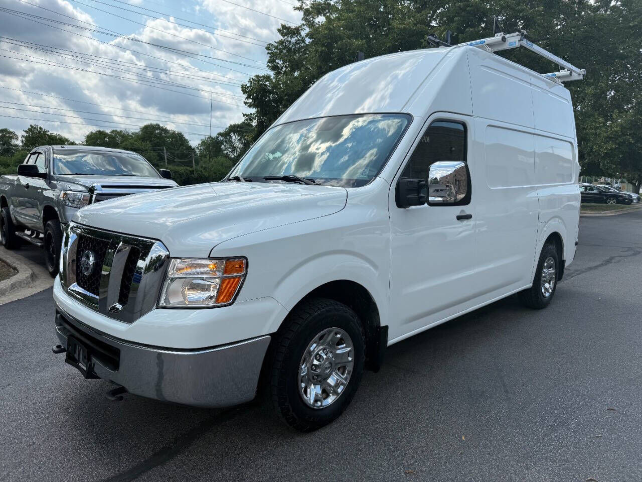 Nissan NV
