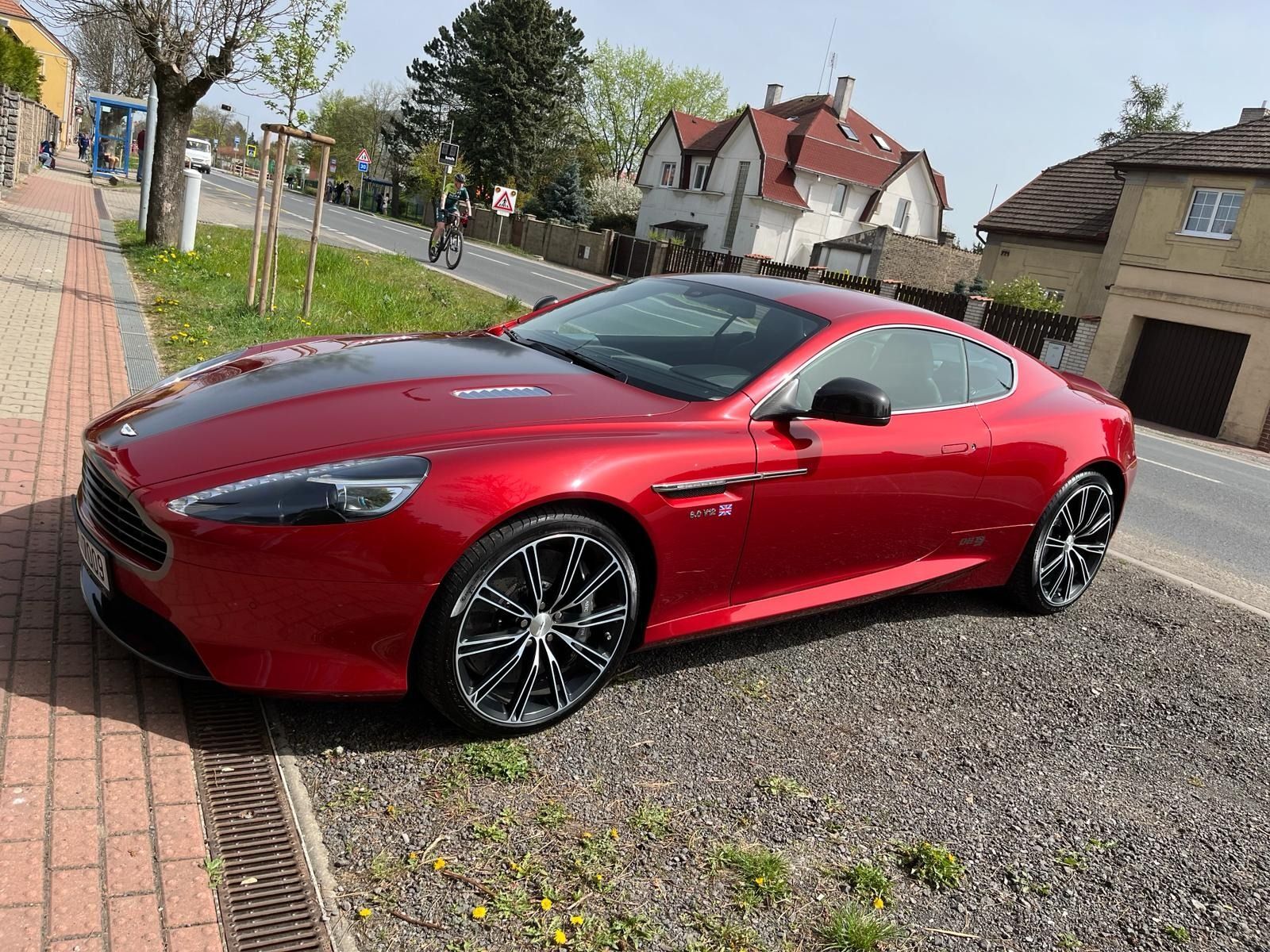 Aston Martin DB9