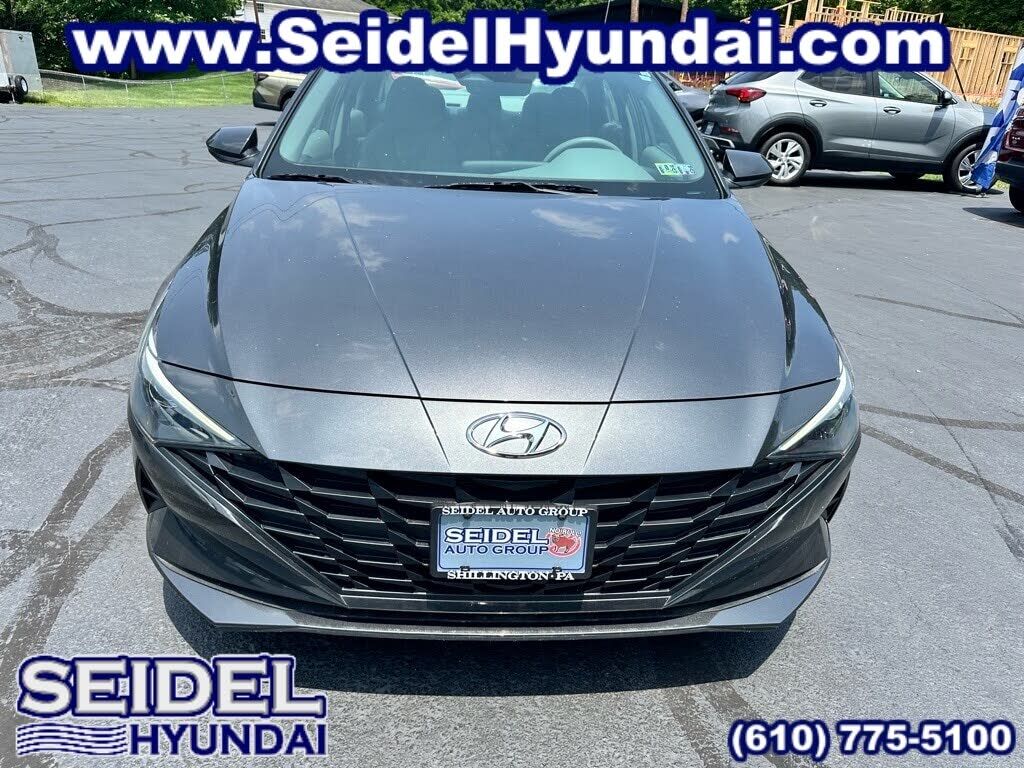 2022 HYUNDAI Elantra