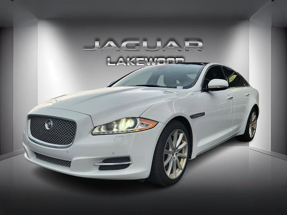 Jaguar XJ