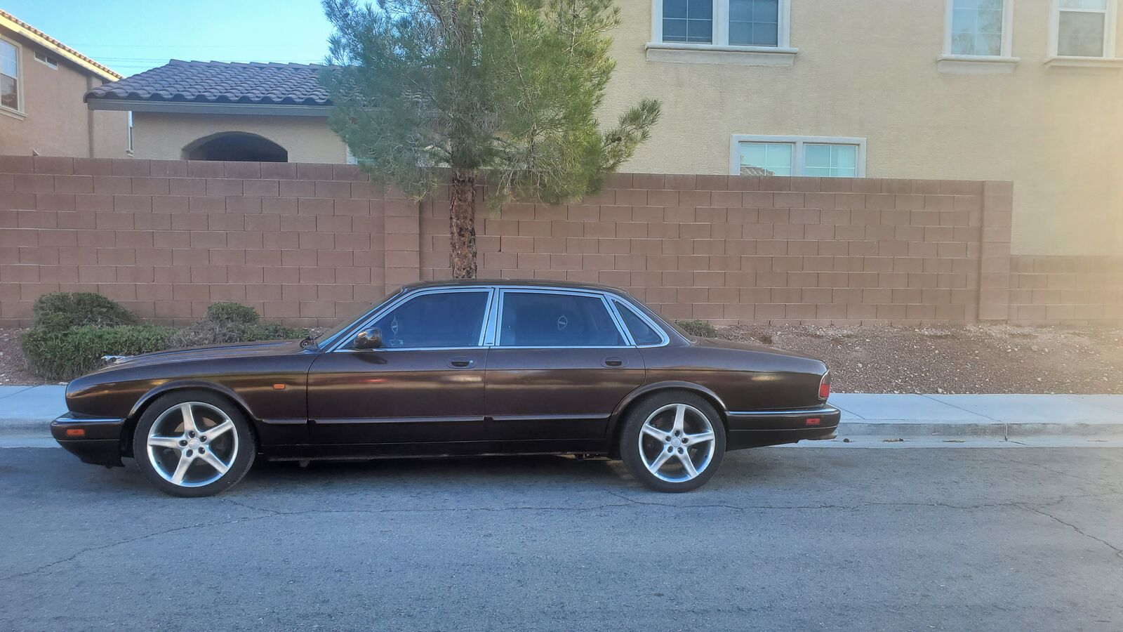 Jaguar XJ6
