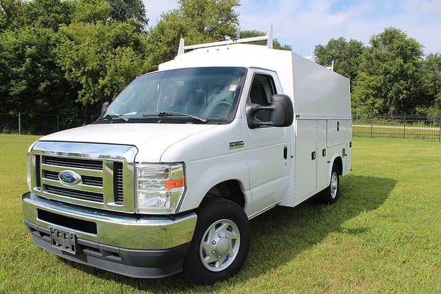 2022 FORD E-350