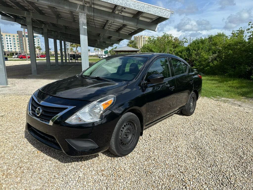 2017 NISSAN Versa