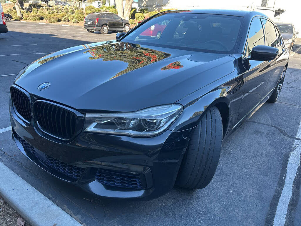 BMW 750i