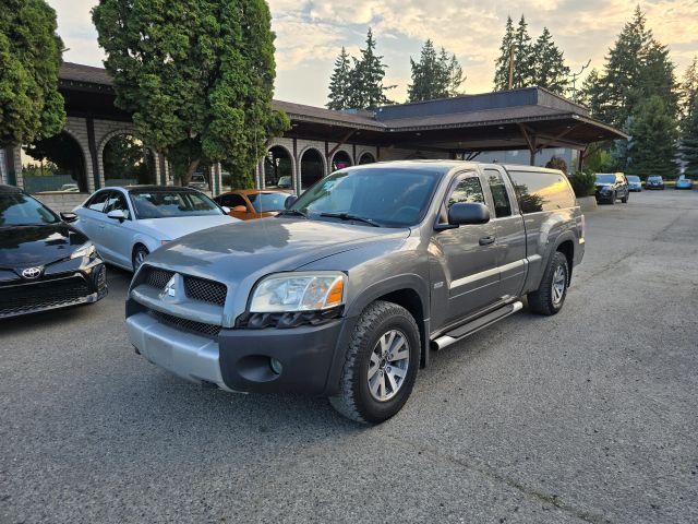 Mitsubishi Raider