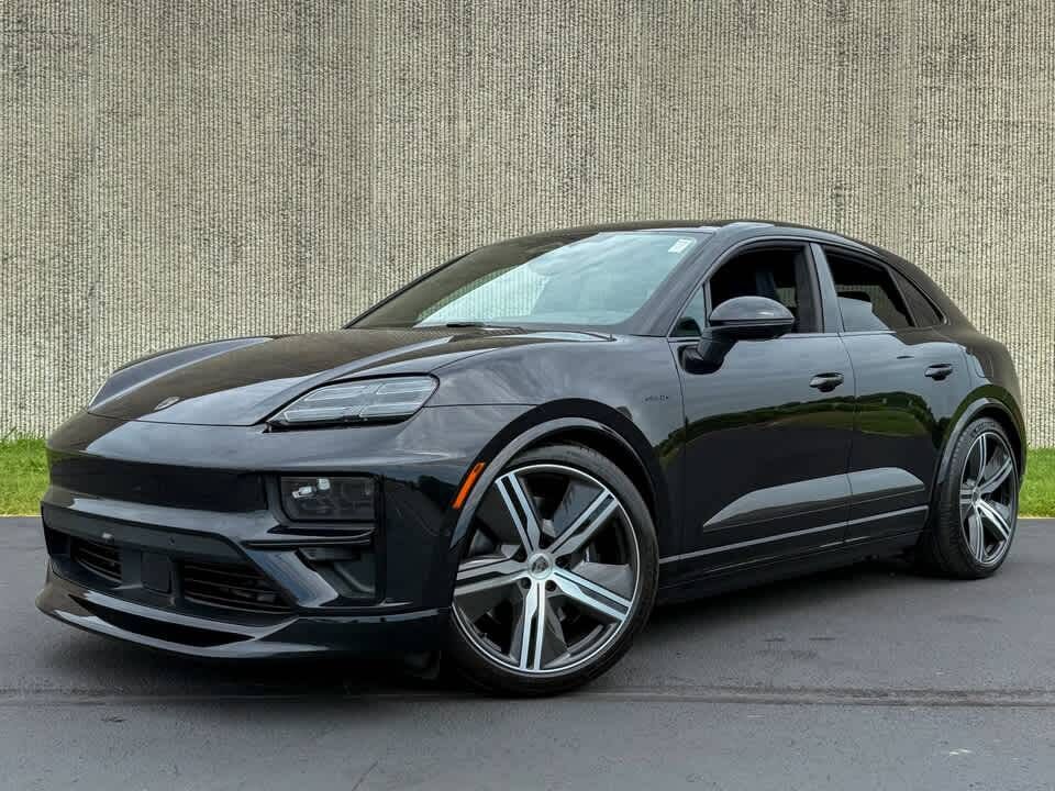 2025 PORSCHE Macan