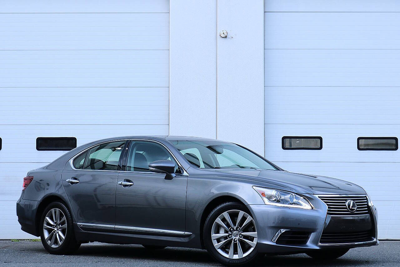 Lexus LS