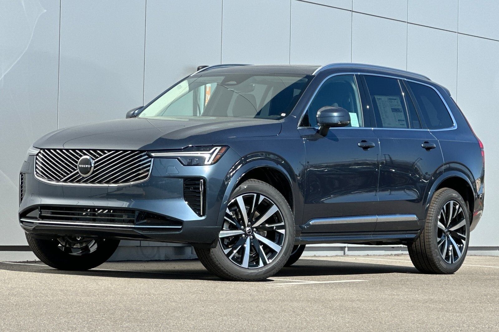 2025 VOLVO XC90