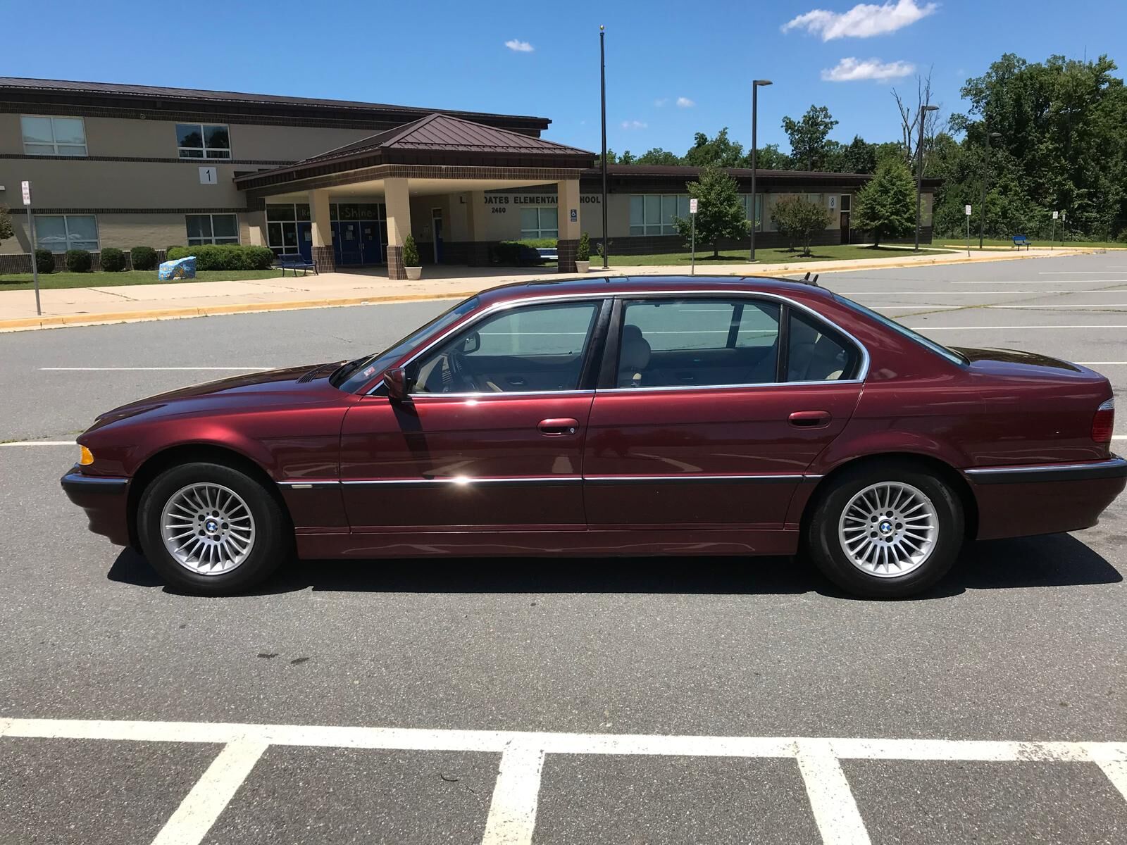 BMW 750i