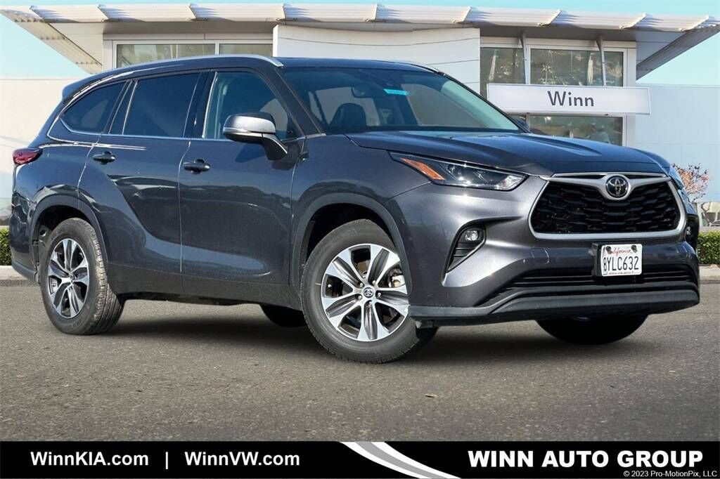 2022 TOYOTA Highlander