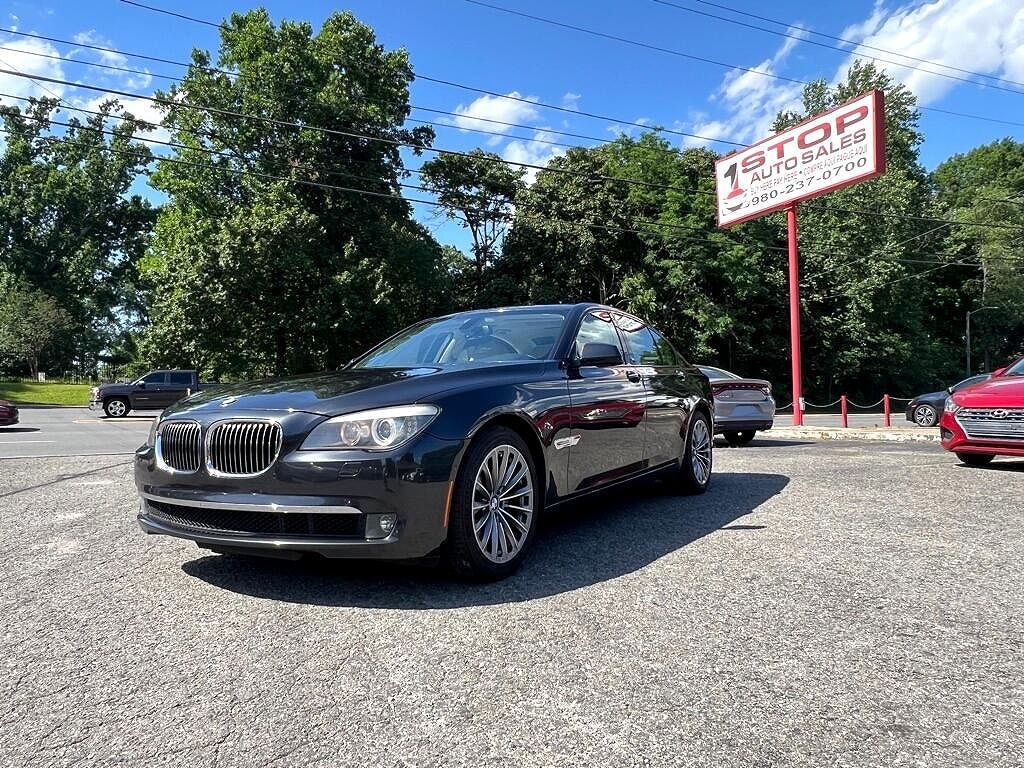 BMW 740i