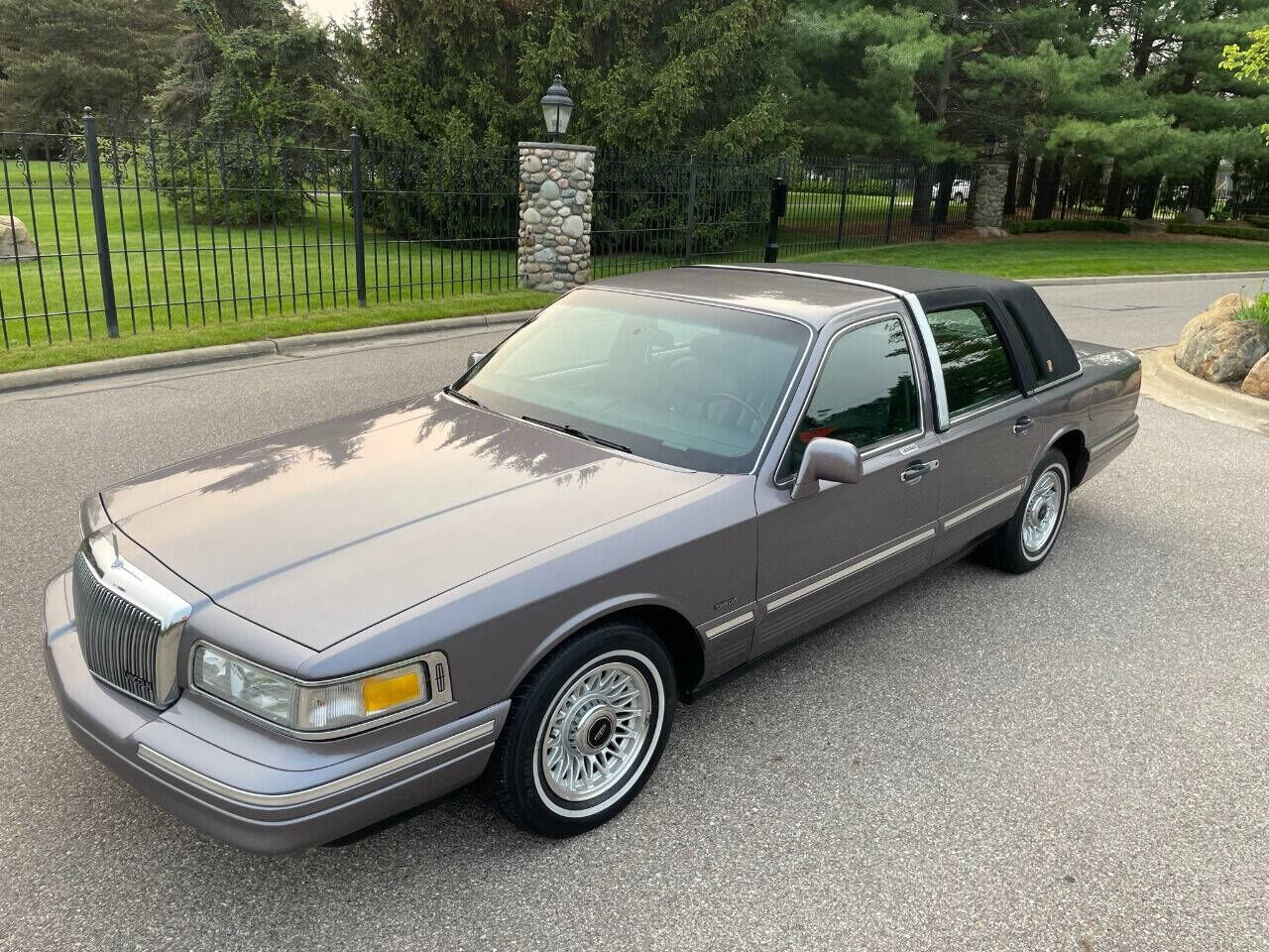 1996 LINCOLN Town Car