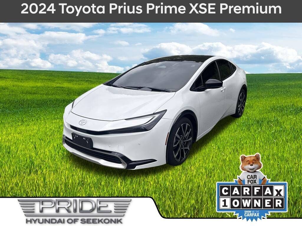 2024 TOYOTA Prius