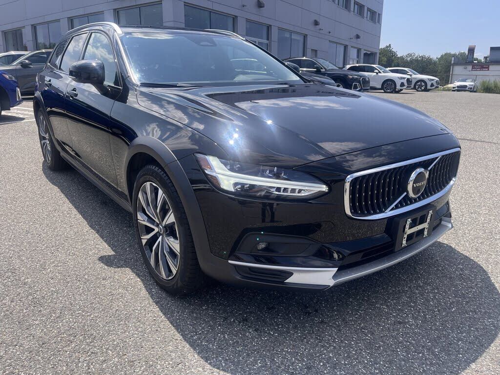 2023 VOLVO V90CC
