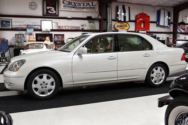 Lexus LS