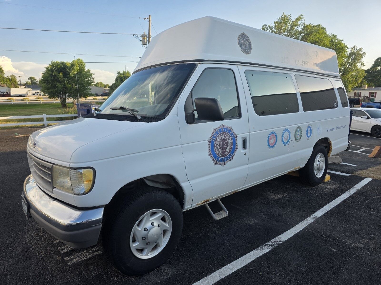 Ford E-350