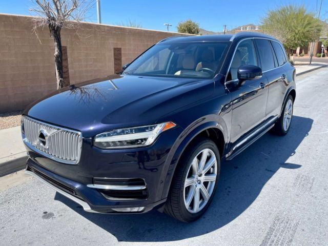 2017 VOLVO XC90