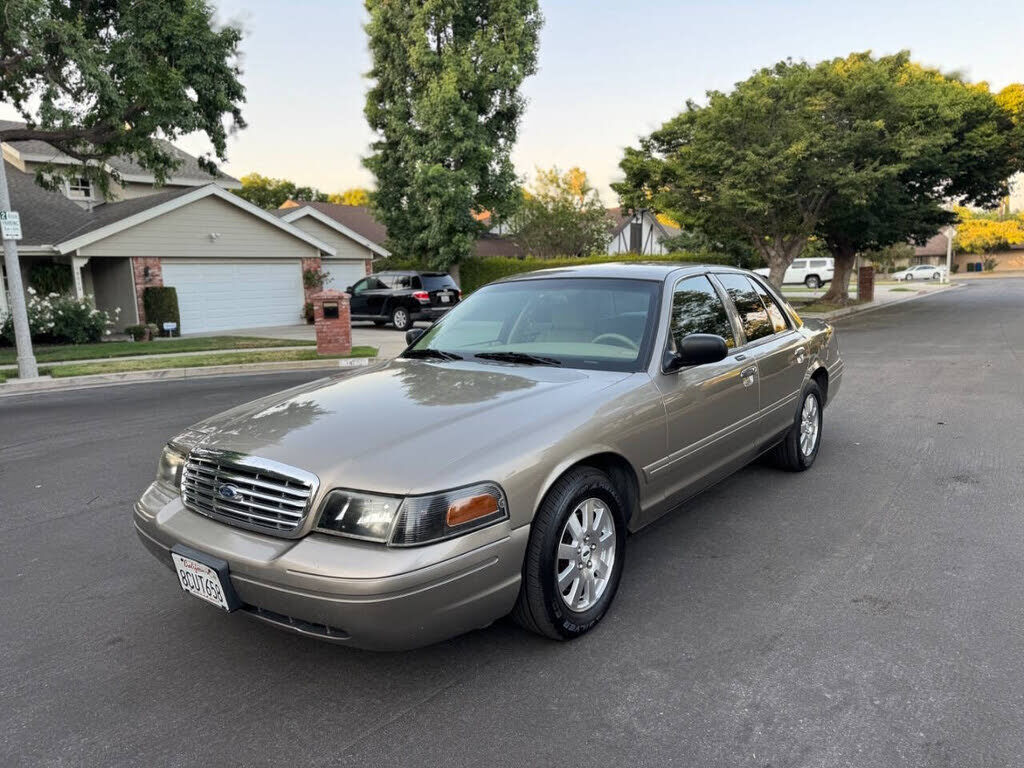 Ford Crown Victoria