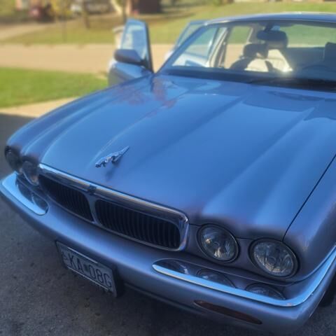 Jaguar XJ8