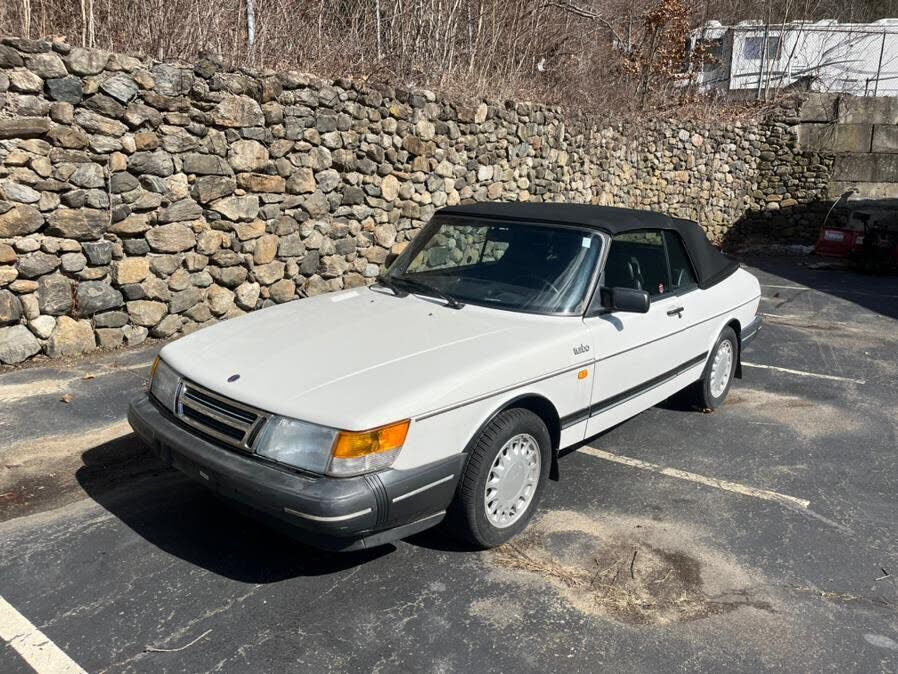 Saab 900