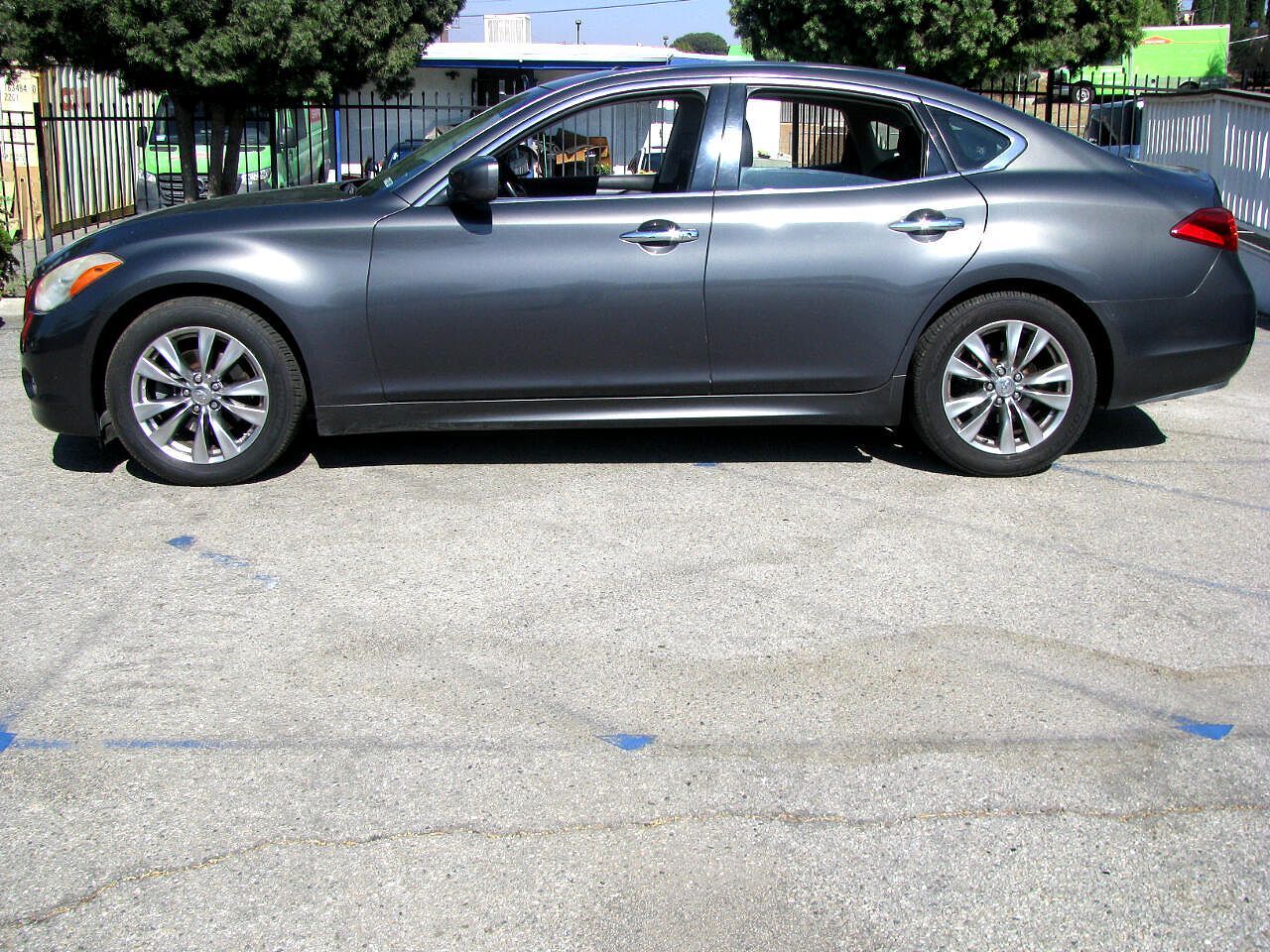 Infiniti M37