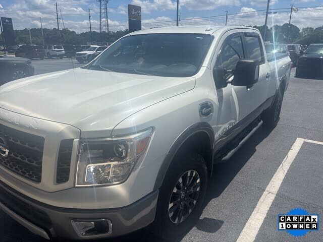 Nissan Titan