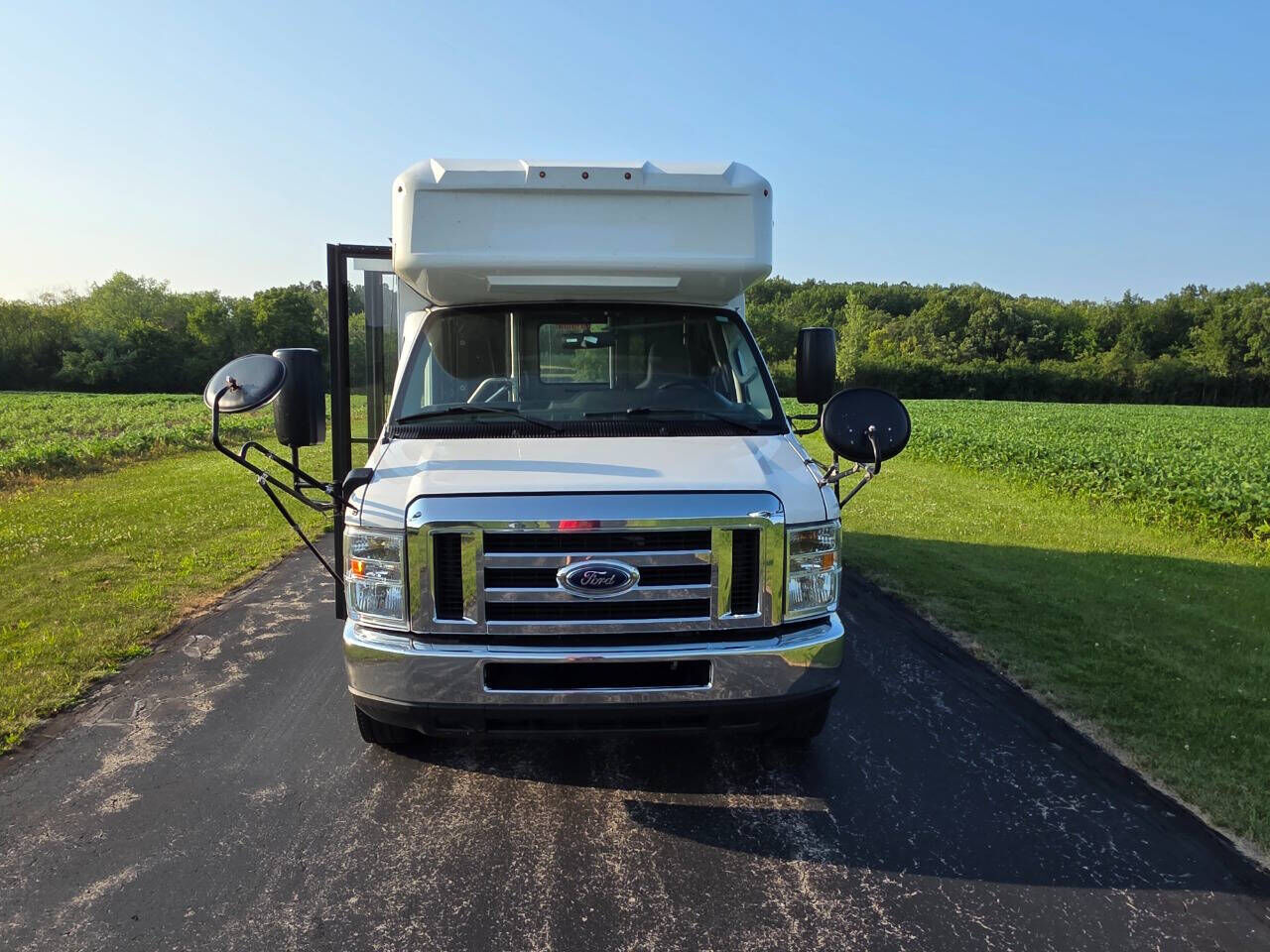 2019 FORD E-350