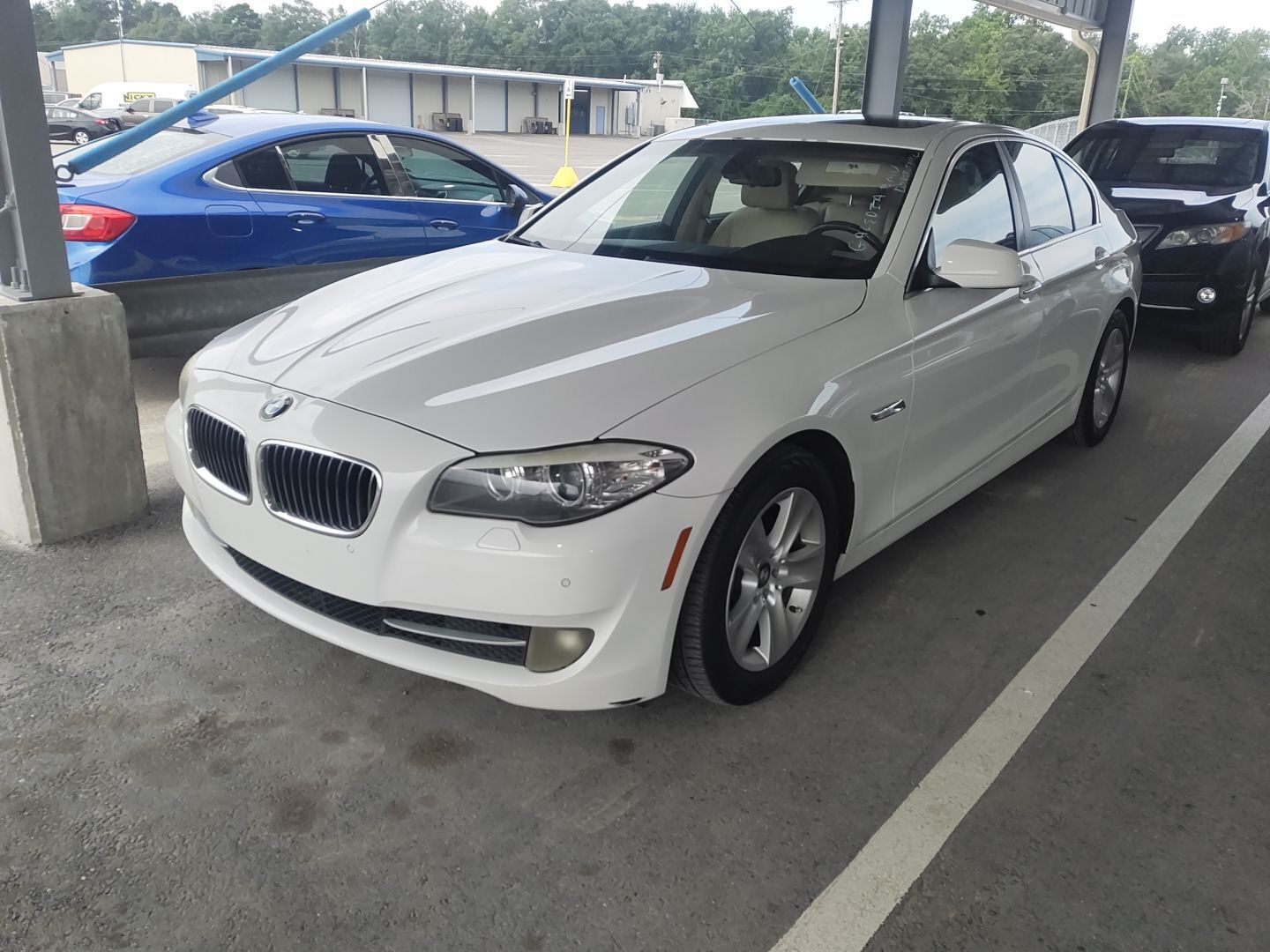BMW 528i