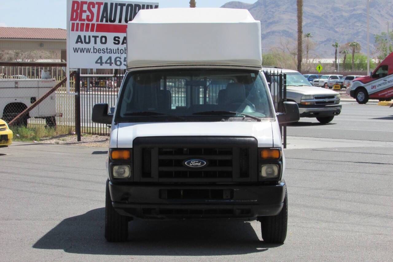 2011 FORD E-350