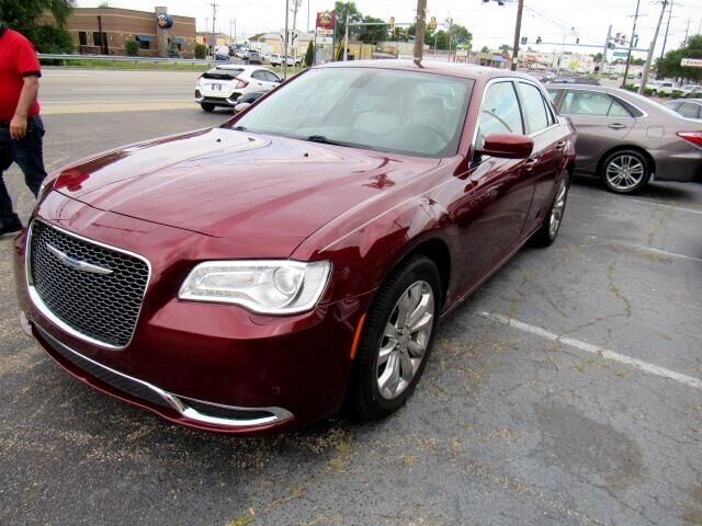 2019 CHRYSLER 300