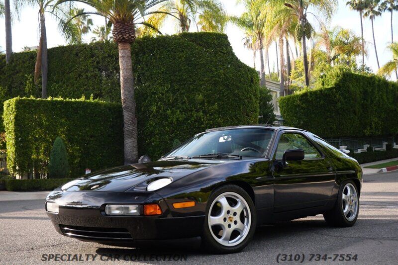 Porsche 928
