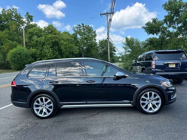 2018 VOLKSWAGEN Golf Alltrack
