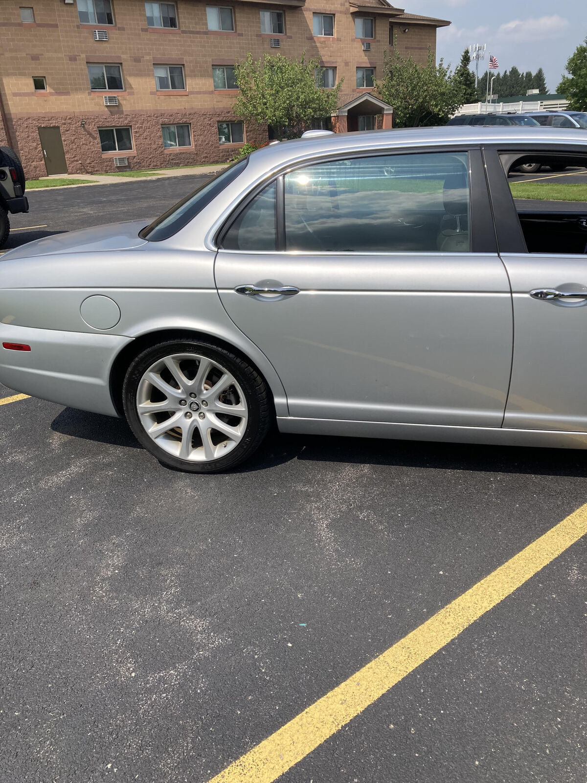 Jaguar XJ