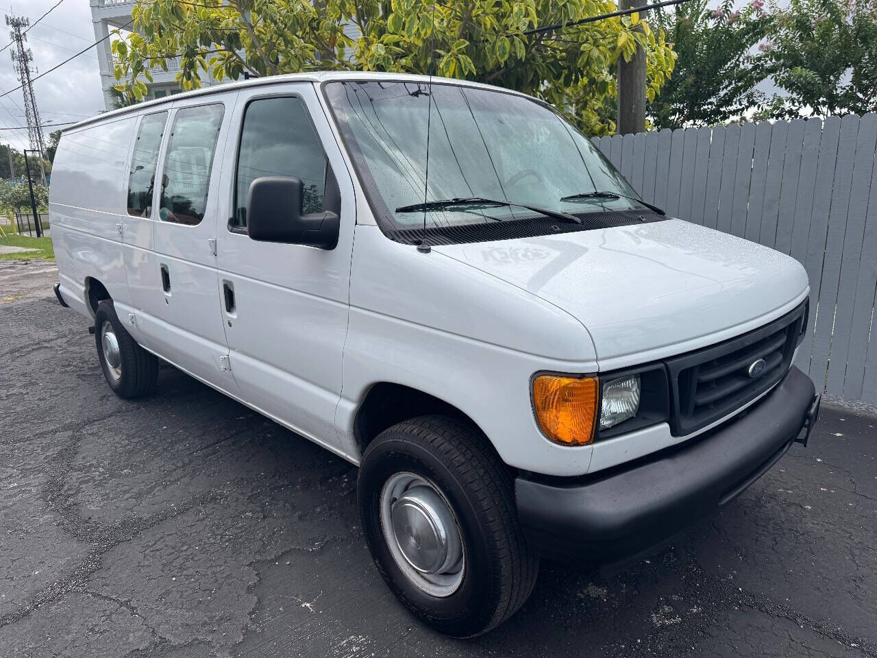 2006 FORD E-250