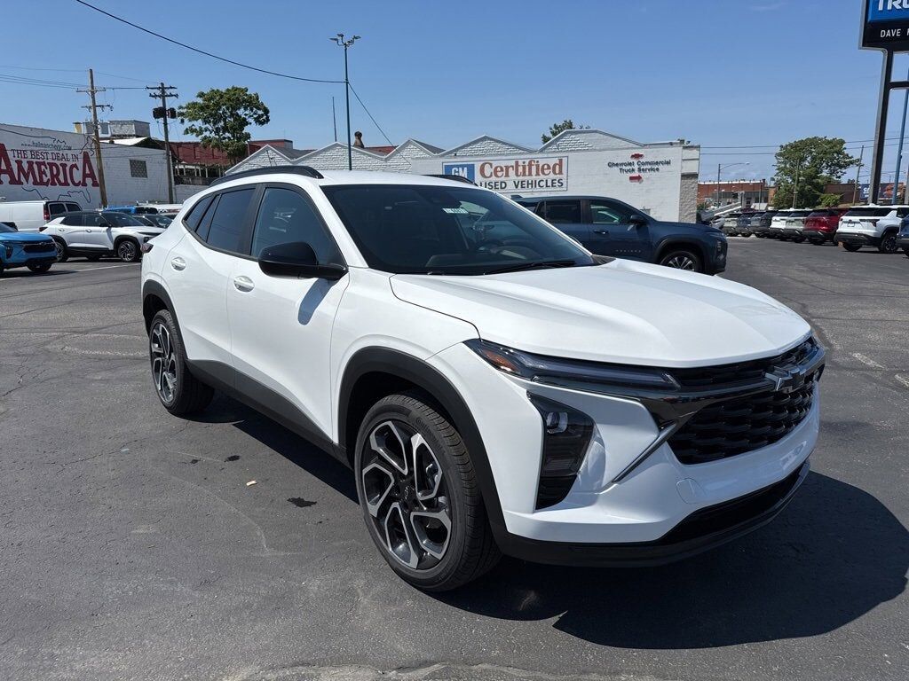 2025 CHEVROLET Trax