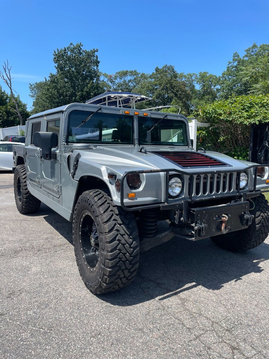 HUMMER H1