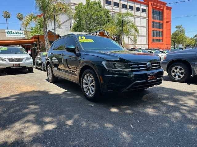 2019 VOLKSWAGEN Tiguan