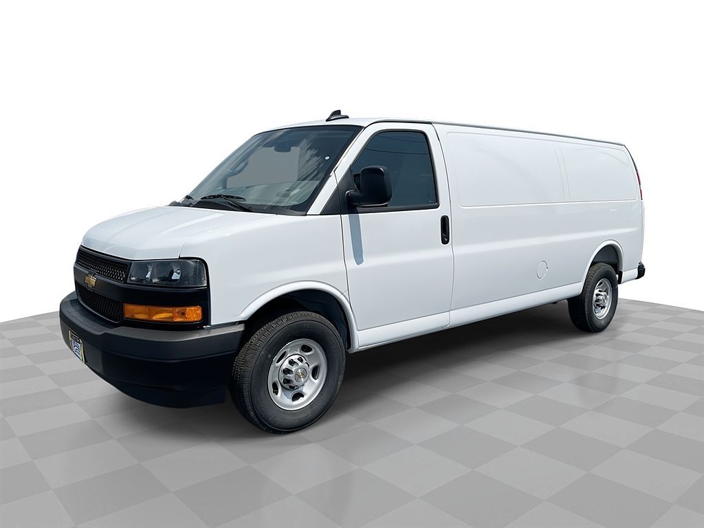 2025 CHEVROLET Express