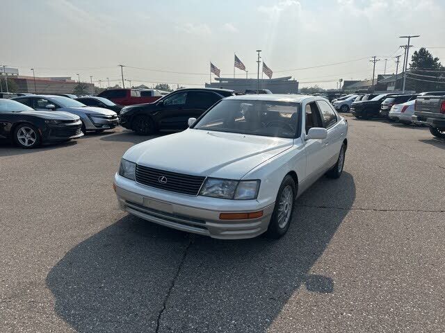 Lexus LS