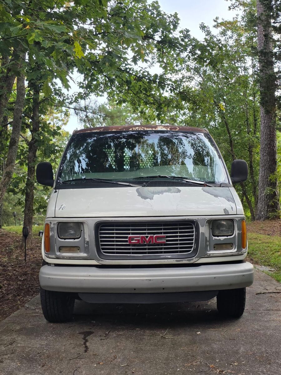 GMC Savana