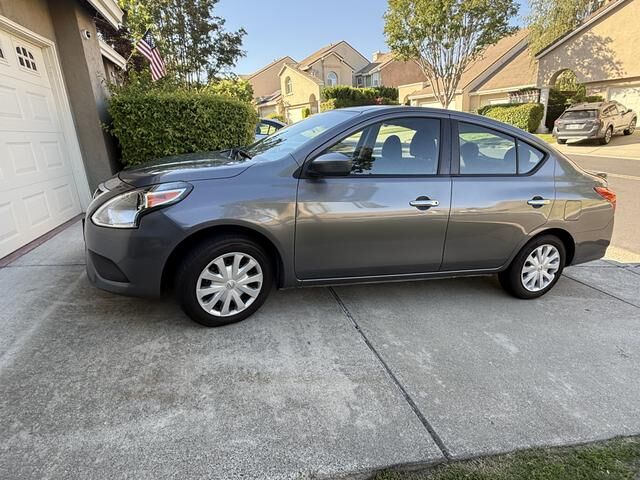 Nissan Versa