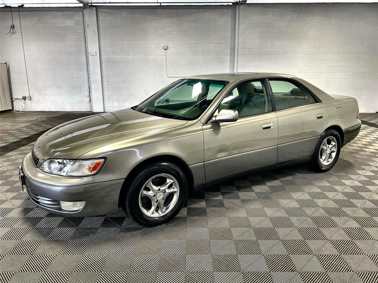 Lexus ES