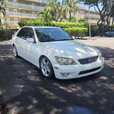 Lexus IS