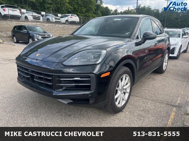2024 PORSCHE Cayenne