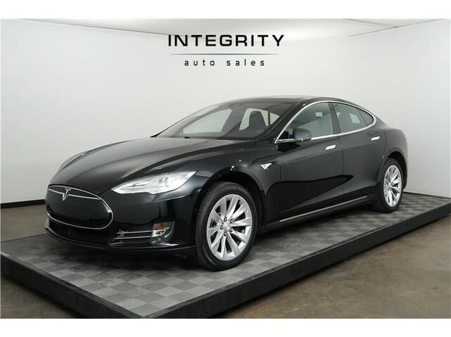 2016 TESLA Model S