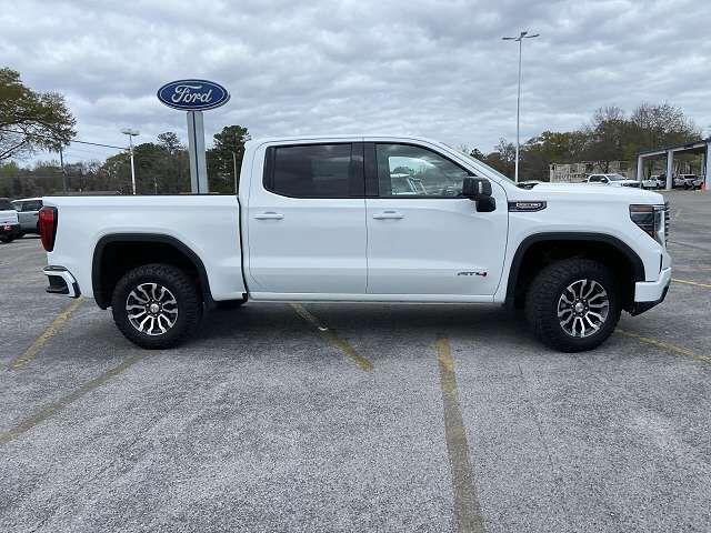 2023 GMC Sierra