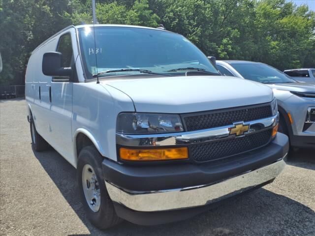 2025 CHEVROLET Express