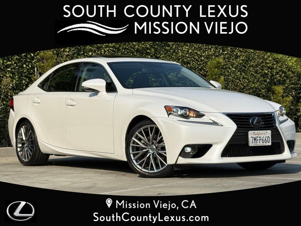Lexus IS