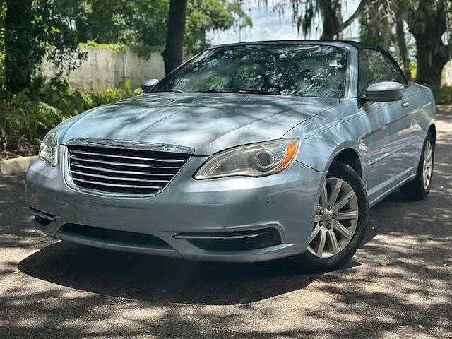 2013 CHRYSLER 200