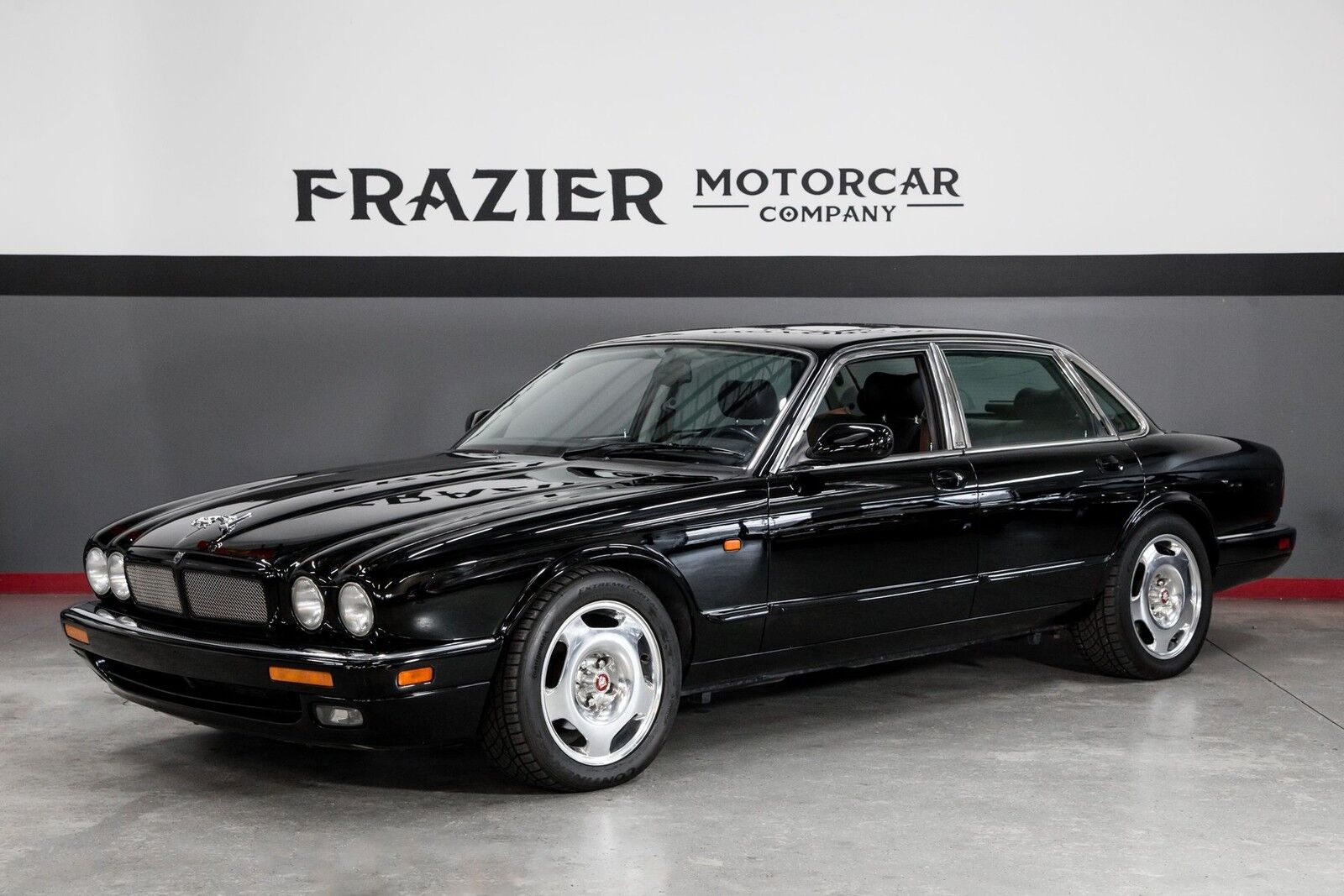 Jaguar XJR